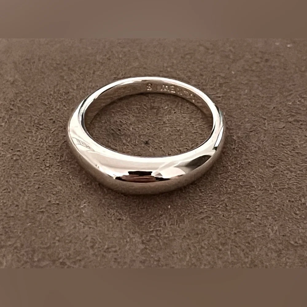 J.Crew Polished Dome Band Ring Size 8 Silver Tone - Picture 1 of 3